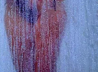 Tanned girl: 'Want to see me shower in bikini?'