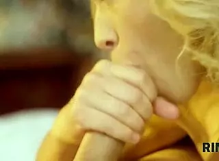 Stranger gives intense rimjob 😋