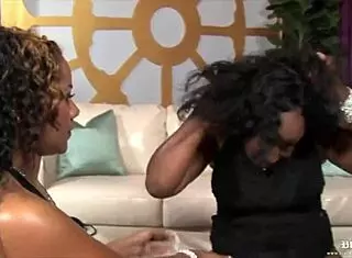 Skyy Black and Bonita Butterfly 60fps Lesbian Scene