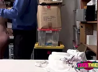 horny thief fucks the guard in doggystyle blowjob 😈