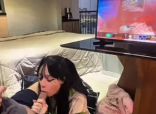 Perfect Blowjob While Gaming Call of Duty with Amberzinha!
