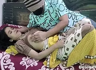 Desi wife enjoys anniversary sex with husband in missionary and doggystyle 😘