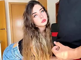 hijastra mueve el culo para que me corra dentro de ella ella tiene un gran culo increible