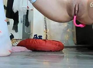 Watch hotfallingdevil squirting like crazy on 43cams!