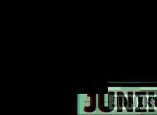 Jutranji seks s starim prijateljem, ki je šel spat gol za bareback creampie