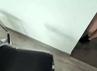 섹시 직원, 보스 명령 야외에서 다 따름