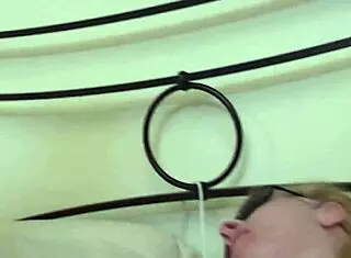 Italian MILF's Pussy Smashed for Cash Reward