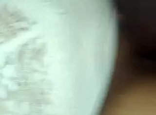 why's morenoven flashing ass in ecuador with skinny girl?