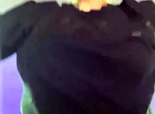 В залата се изпотих и се намокрих в пичката