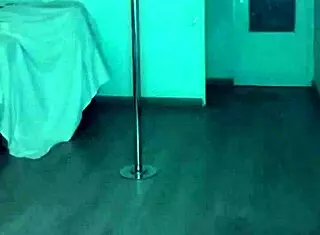 amysexxxjuguetona, rip those clothes for private striptease!