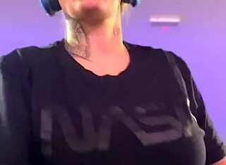 At gym, I got hot and sweaty in pussy