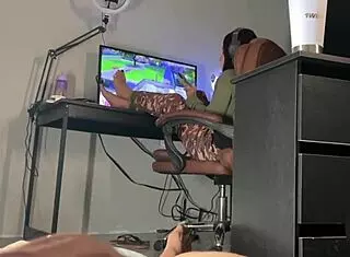 gostoso jerked off for me while not watching and comes show me