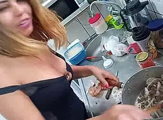 sarah rosa prepares sexy seasoned ground meat in the kitchen