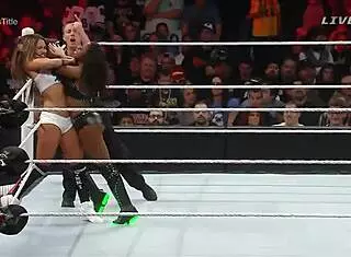 Nikki Bella faces Naomi in extreme rules match from 2015