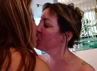 Mature Lesbian Cougar Piano Teacher Xxx with Muff Diving