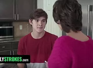 Horny stud fills stepsis pussy in kitchen while stepmom watches!