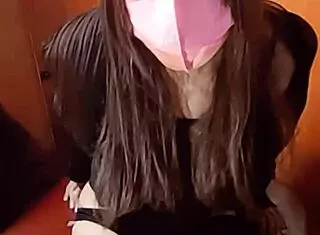 【個撮】声を出さずに静かにオナニーする変態な男の娘の動画