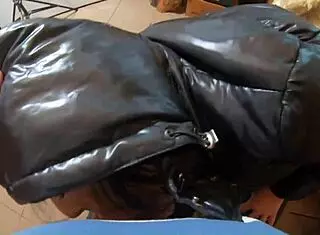 Milfycalla's Leather Leggings Preview