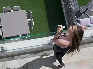 My neighbor invited me for dinner and gave me dick 😏