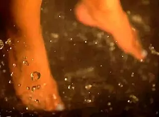 Colorada y rubia hermanastras se comen sus co�os hasta el orgasmo luego de hacer tiktok naty delgado y angie ortiz