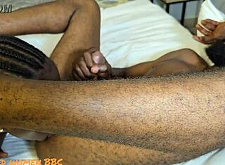 Pofukana bujna mačeha trdo z velikim kurcem in creampiem