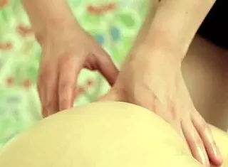 Russian teen gets her first hot masseuse session, tight ass and all 😍