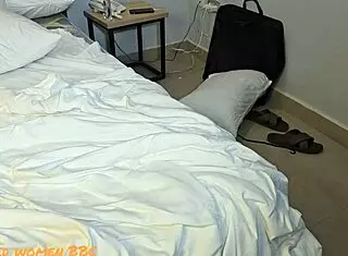 Pofukana bujna mačeha trdo z velikim kurcem in creampiem