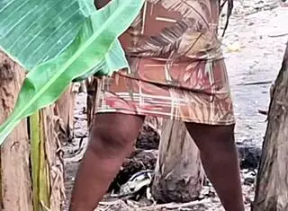 Hey, that evangelical milf is peeing in public with her big pussy.