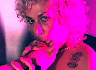 Two Queens Play With Feet And Armpits