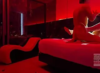 Young girl from Cancun travels to Guadalajara to meet Juangorilla