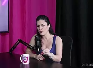 Amanda Smell Humiliates in Bora Cast with Bruna Carlos