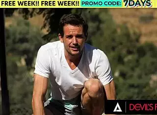 i love luna star squirting while fucked outside