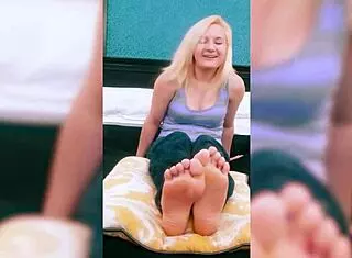 Fifi Foxx Gets Barefoot Toes Tickled