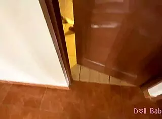 Mi Hermanastra Termin� Toda Mojada Por No Limpiar El Jard�n