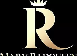 Negão mal saiu do banho e já foi comer o cu da puta e leitar dentro