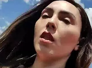 found this beautiful outdoor spot after shopping to masturbate my pussy and squirt?