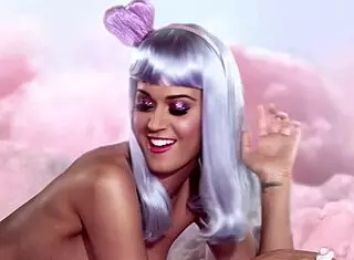 Katy Perry Naked Feet Intrigue