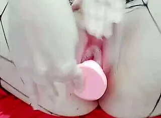 branquinha is masturbating right now in her room