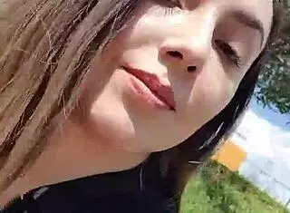 found this beautiful outdoor spot after shopping to masturbate my pussy and squirt?