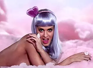 Katy Perry Naked Feet Intrigue