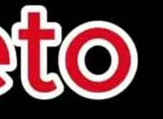 pushing big cock into two pussies on the beach one black one white 😍