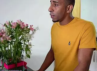 white girl tries huge bbc first time, pawg alt style 😜