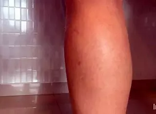 empregada safada a velha deu em cima de mim na cara de pau eu comi mesmo completo no sheer