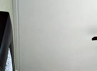 Eu fodo meu amante gostoso no quarto de motel escondido