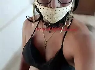 Indian crossdresser slut Lara Dsouza performs assfucking and anal in sexy video