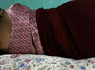 Sanjana Aunty Shows Ass in Maroon Saree!