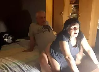 Klaudiaambergirl feels pleasure in solo session