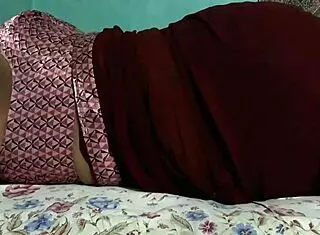 Sanjana Aunty Shows Ass in Maroon Saree!