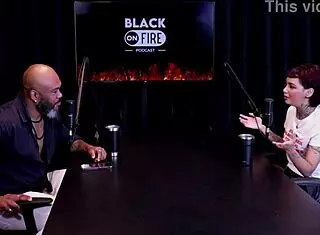 Tem Os Caninos Por Ser F� De Vampiros Gravou Com Casais Tem Uma Rede De Apoio Com Os Seguidores E O Cara Que Broxou E Meteu Mole - Annie Clementine Watch On Sheer Red