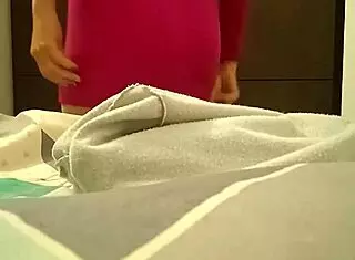 Camara escondida hermanastra espa�ola ninf�mana co�o rosadito